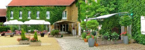 Hotel Restaurant La Bergerie Rugy Exterior photo